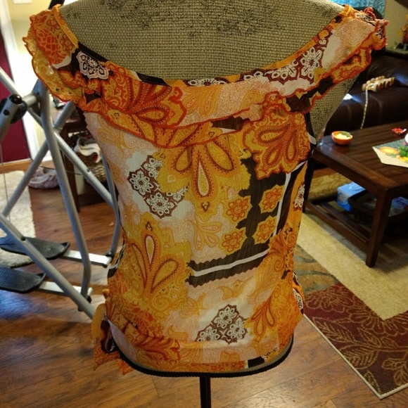 Gorgeous Sleeveless Summer Top - Picture 4 of 6